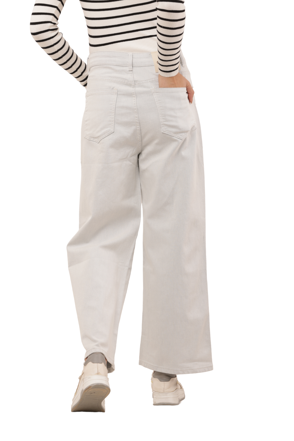 Wide-Leg Korean Denim Jeans with Utility Pocket Detail
