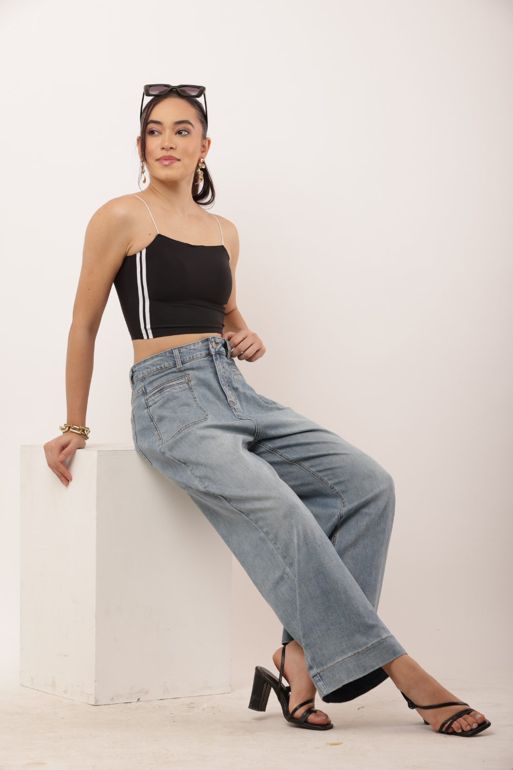 Wide-Leg Korean Denim Jeans with Utility Pocket Detail