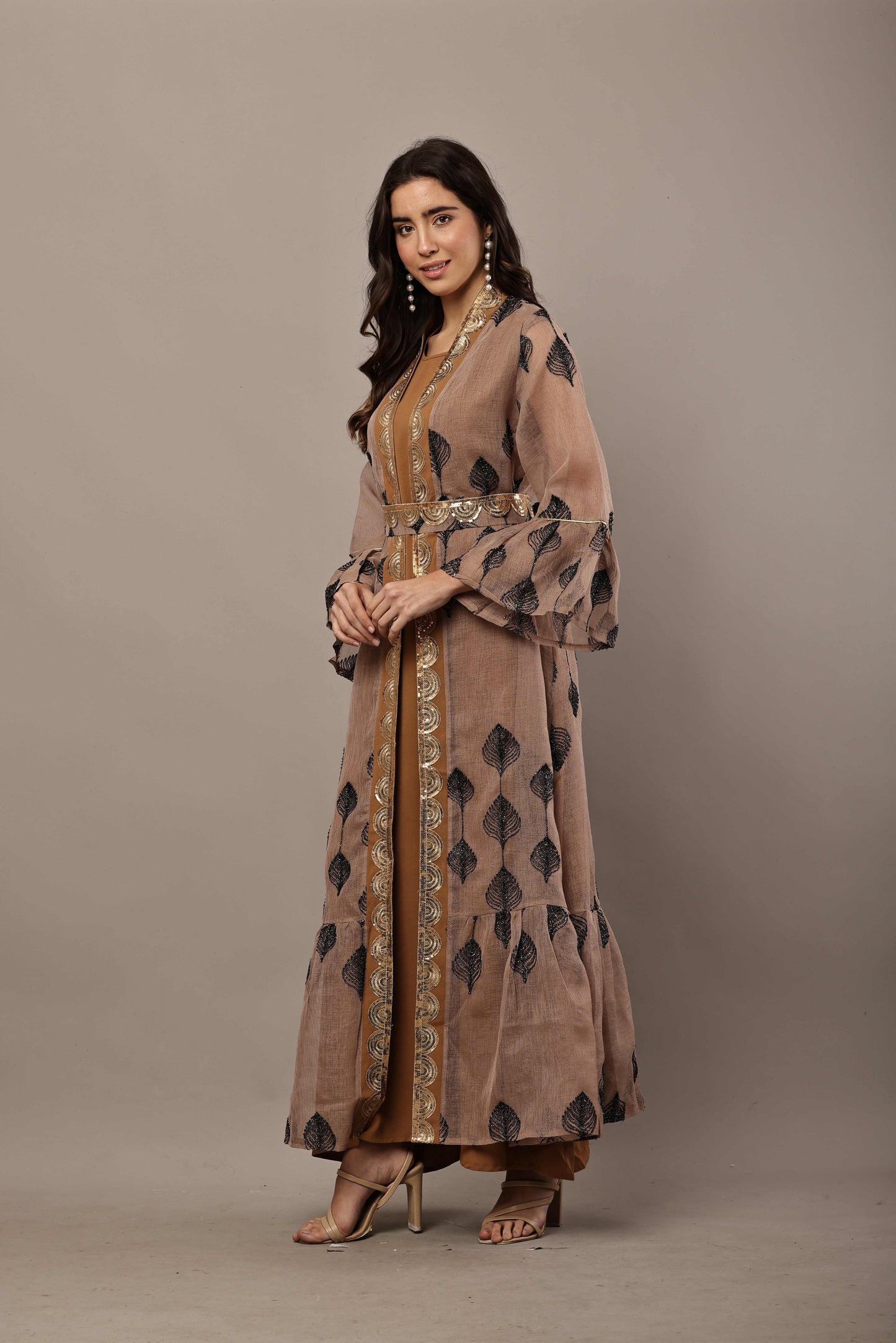 Desert Elegance Embroidered Open Abaya Set – Luxury Ramadan & Eid Outfit
