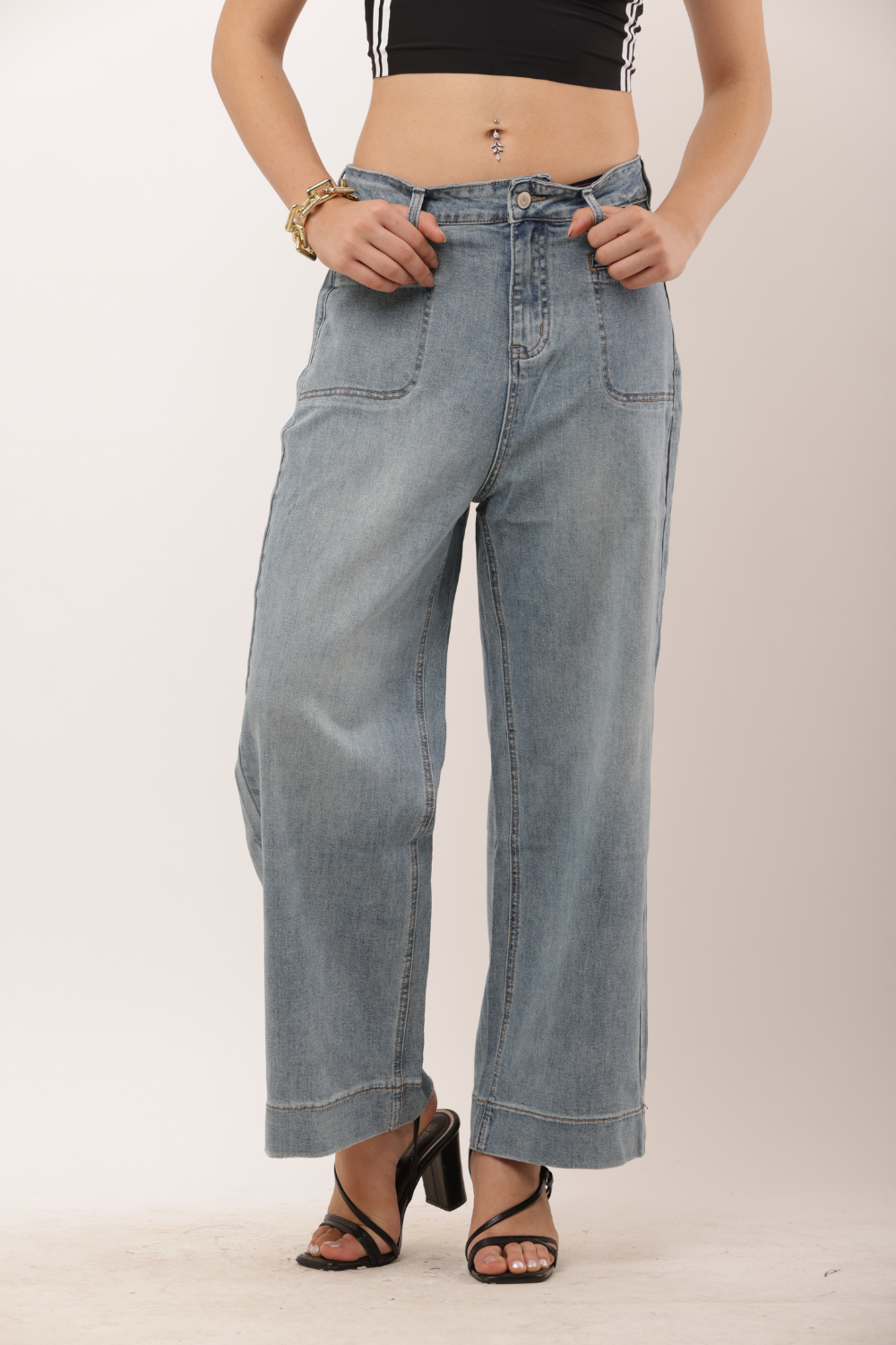 Wide-Leg Korean Denim Jeans with Utility Pocket Detail