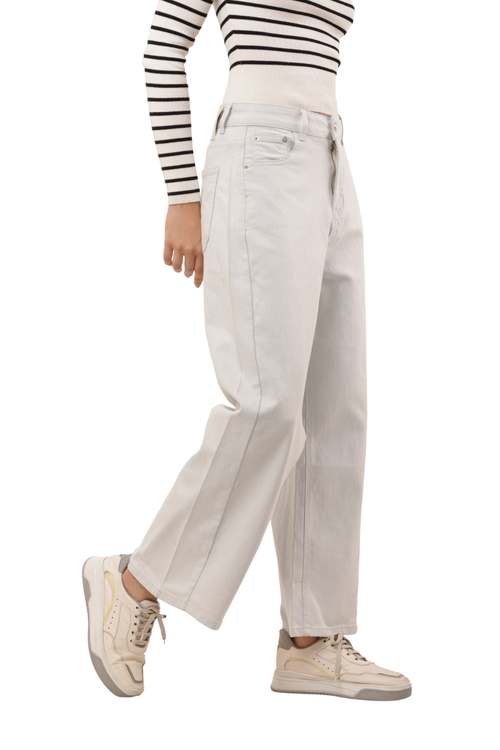 Wide-Leg Korean Denim Jeans with Utility Pocket Detail