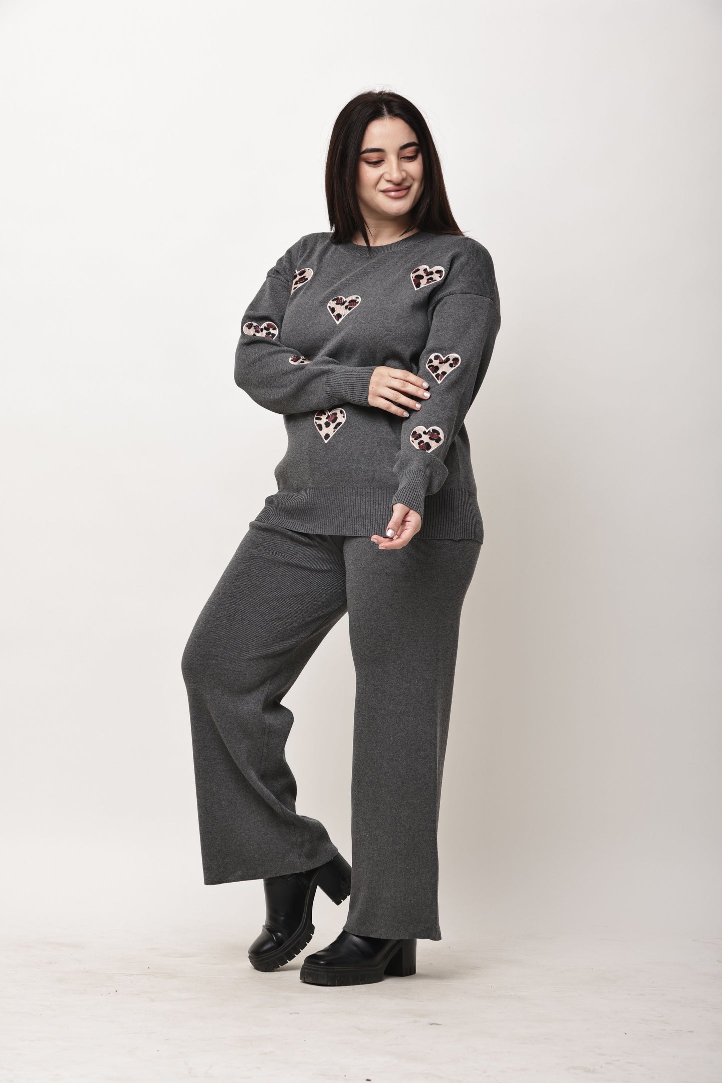 Korean Style Heart Appliqué Knit Co-Ord Set for Women | Winter Sweatshirt & Wide Leg Pants